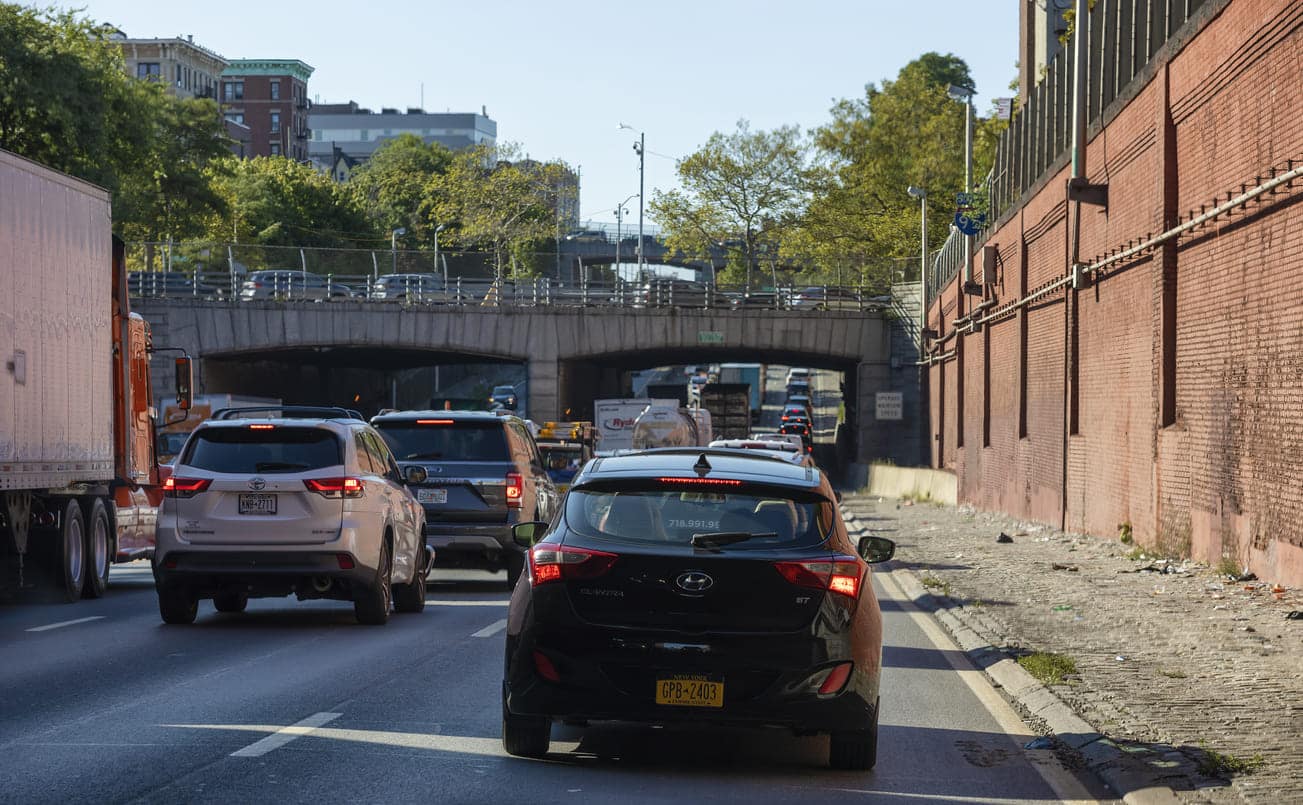 LACK OF EMERGENCY LANES IS A PROBLEM ON THE CROSS BRONX EXPRESSWAY